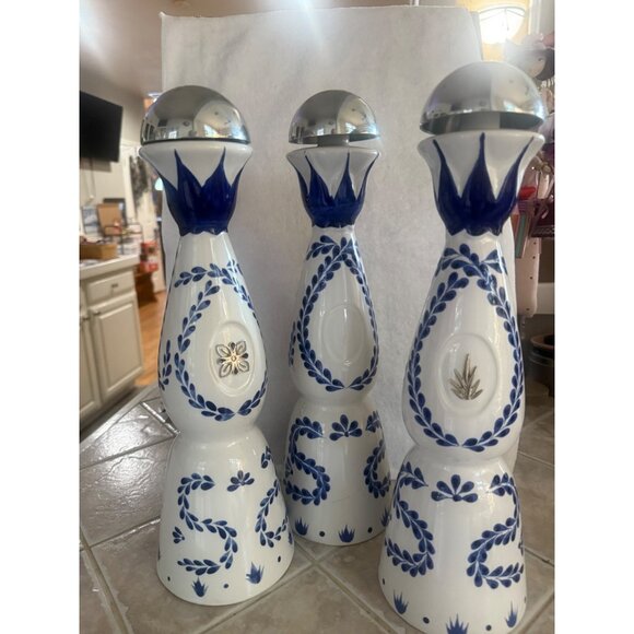 Clase Azul Tequila Bottle Trio Blue & White Ceramic With Silver Stopper 15" EMP - Picture 6 of 9